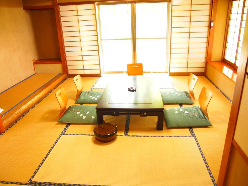 Hotel Ukai Fuefuki Værelse billede